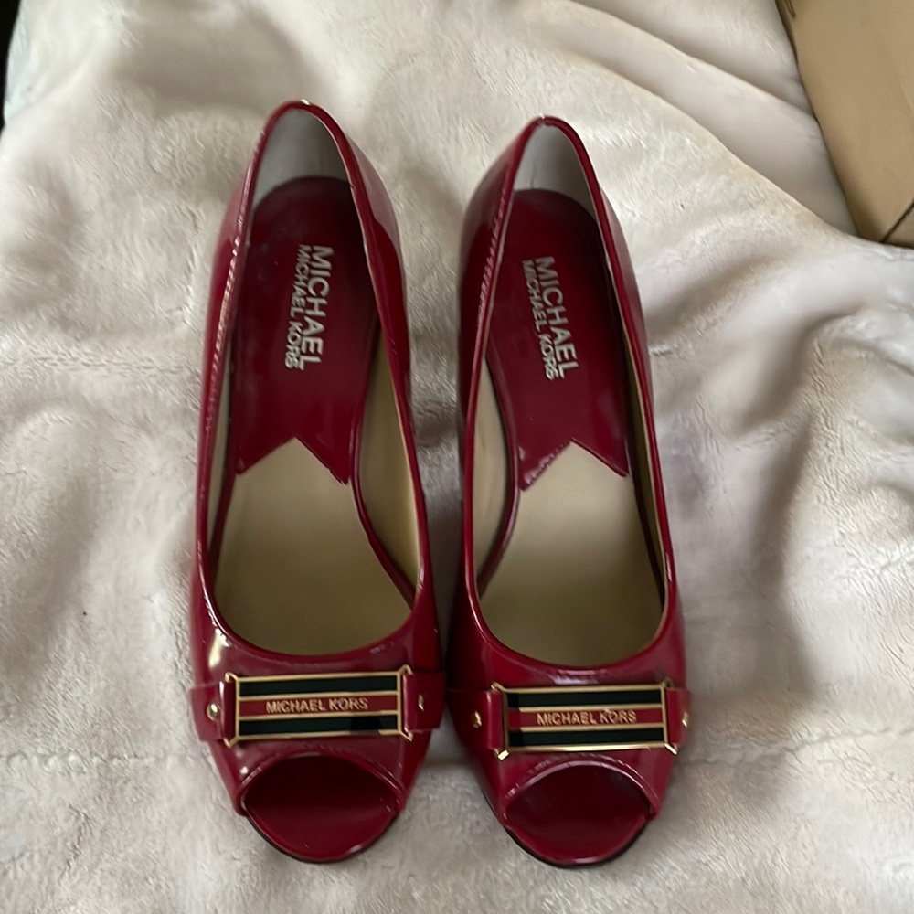 Michael Kors red open toe 2 1/4inch heel size 6